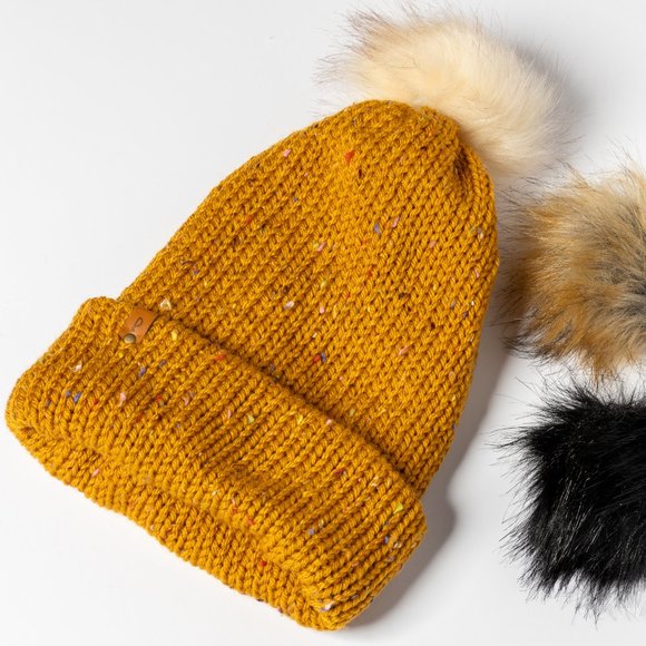 Kids toque with pompom - Picture 8 of 12